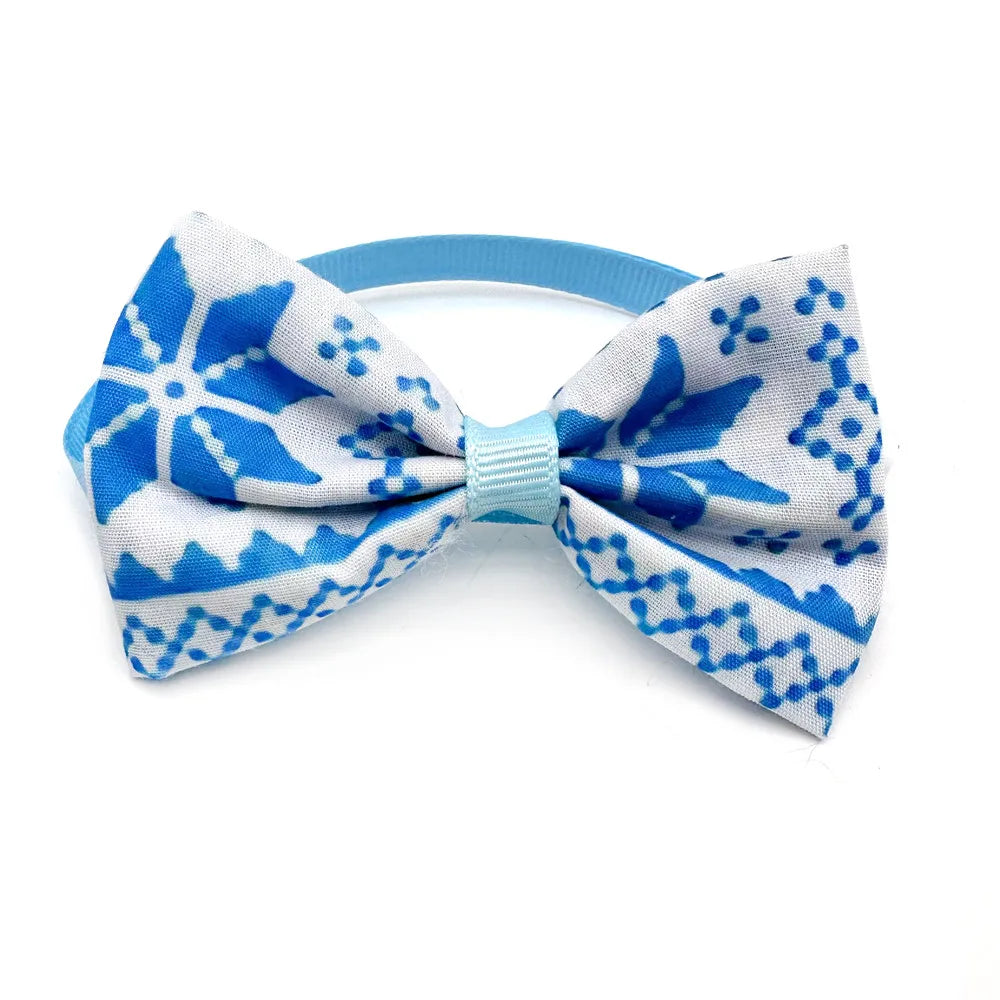 30/50pcs Winter Small Dog Bowties Snowflake Style Pet Dog Adjustable Dog Collars Pet Bowties Dog Accessories Grooming Products