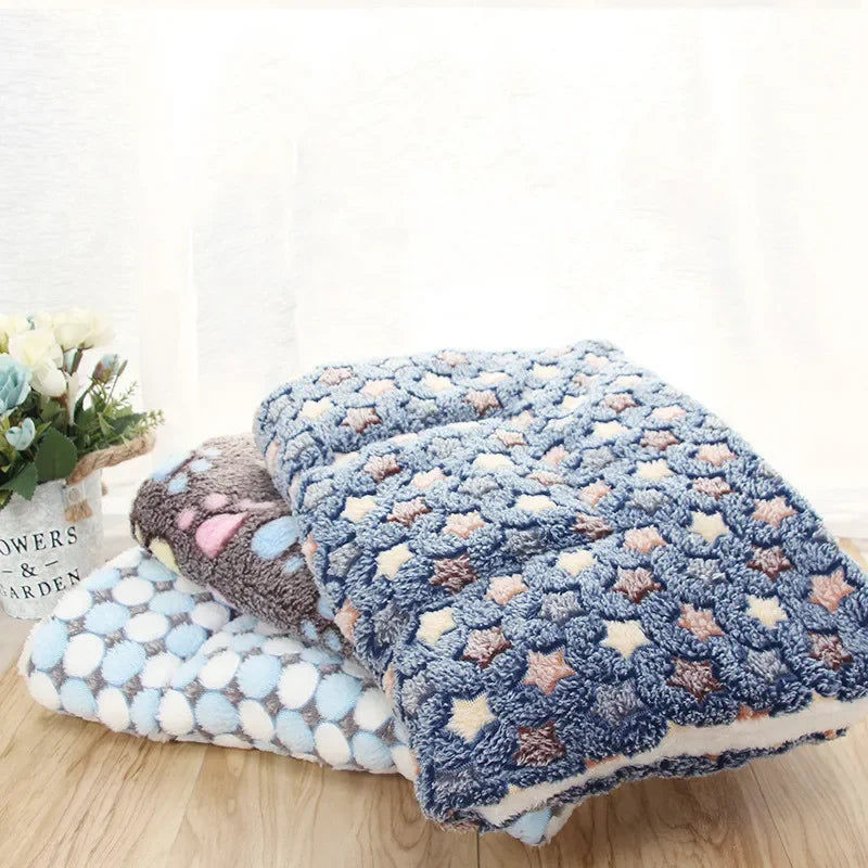 Soft Flannel Thickened Pet Blanket Dog Bed Mat for Puppy Cat Sofa Cushion Dog Beds Pets Keep Warm Sleeping Cover Dog Accessories