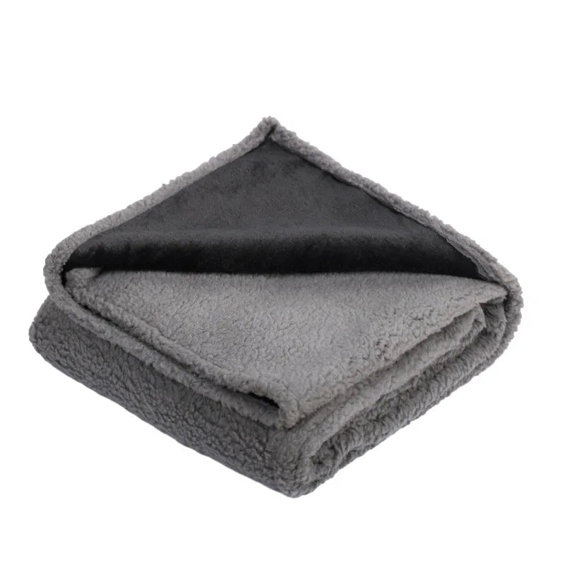 Soft Comfortable Warm Pet Sleeping Blanket Flannel Lambskin Dog Blanket Thicken Waterproof Cats and Dogs Mat Dog Accessories