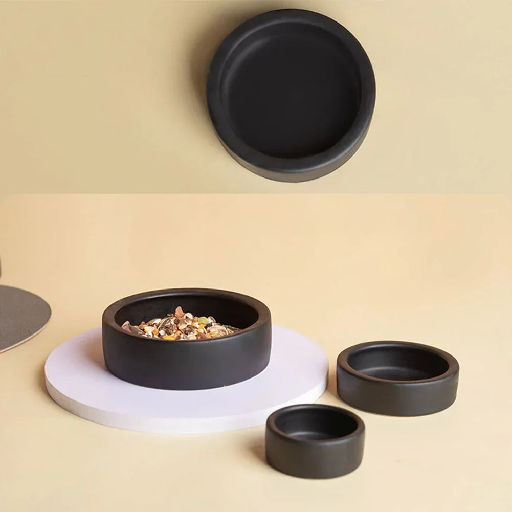 New Dog Accessories Mini Ceramic Pet Bowl Available in Black and White Eat and Drink Water Bowl for Puppy Dog Cat Pet Supplies