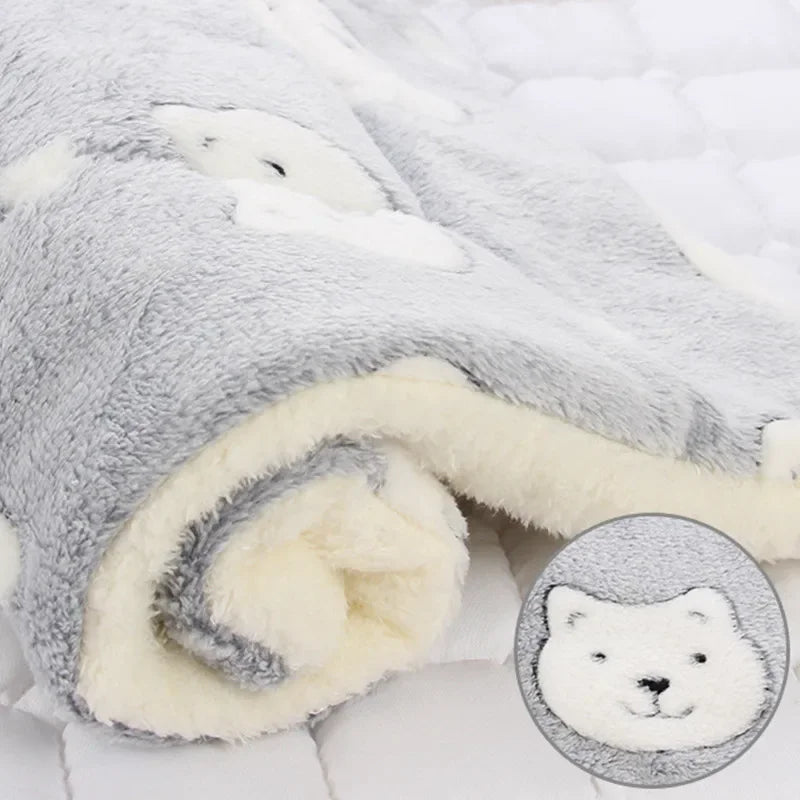 Soft Flannel Thickened Pet Blanket Dog Bed Mat for Puppy Cat Sofa Cushion Dog Beds Pets Keep Warm Sleeping Cover Dog Accessories