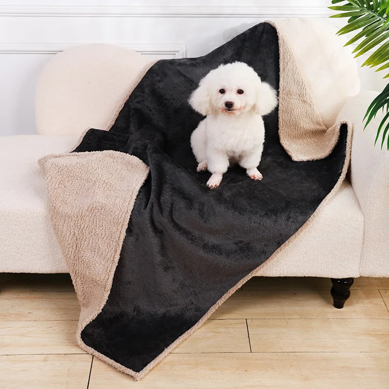 Soft Comfortable Warm Pet Sleeping Blanket Flannel Lambskin Dog Blanket Thicken Waterproof Cats and Dogs Mat Dog Accessories