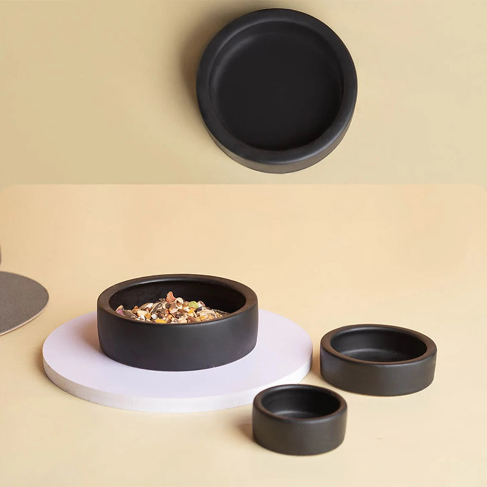 New Dog Accessories Mini Ceramic Pet Bowl Available in Black and White Eat and Drink Water Bowl for Puppy Dog Cat Pet Supplies