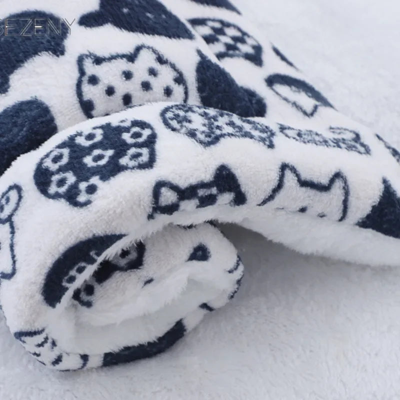 Soft Flannel Thickened Pet Blanket Dog Bed Mat for Puppy Cat Sofa Cushion Dog Beds Pets Keep Warm Sleeping Cover Dog Accessories